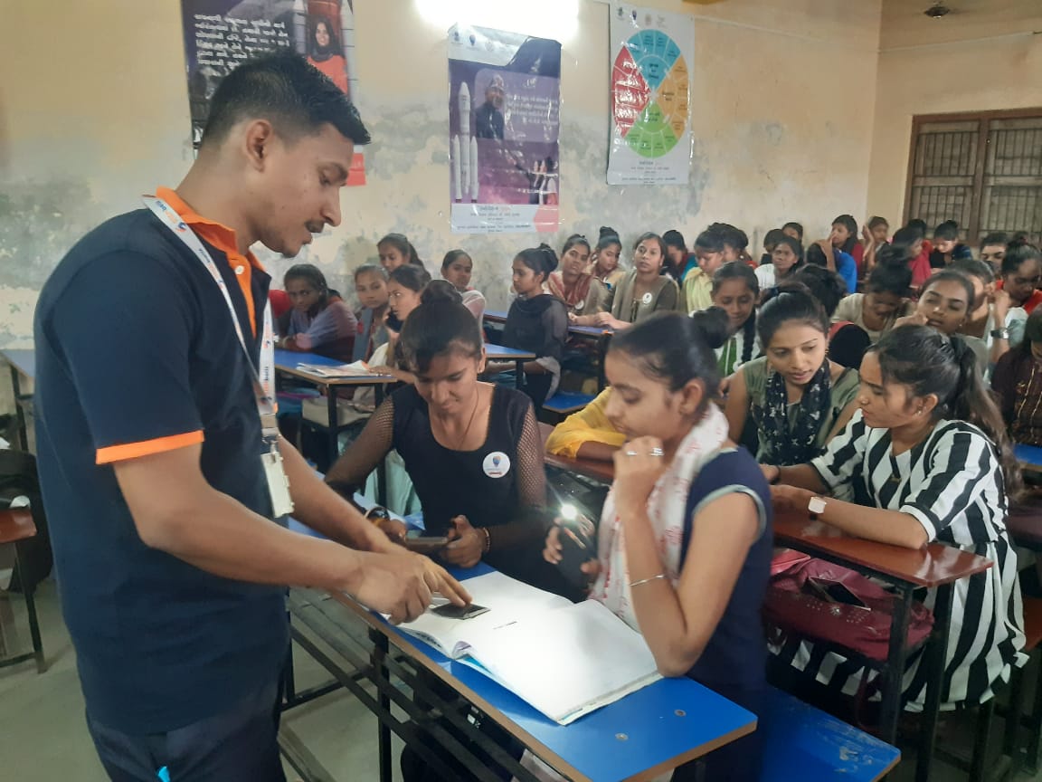 RajStembotix's tweet photo. Innovation Club Prabodh Level Training Day 4 on #Energysonservation #Advanceelectronics #STEMeducation at Shri S.G. Arts and Shri P.k.Desai commerce college Nizar,Tapi For Arts and commerce Students.
@PMOIndia @CMOGuj  @vnehra @narottamsahoo @InnoClubCHE @InfoGujcost @STEMbotix https://t.co/sl6c5jqHMo