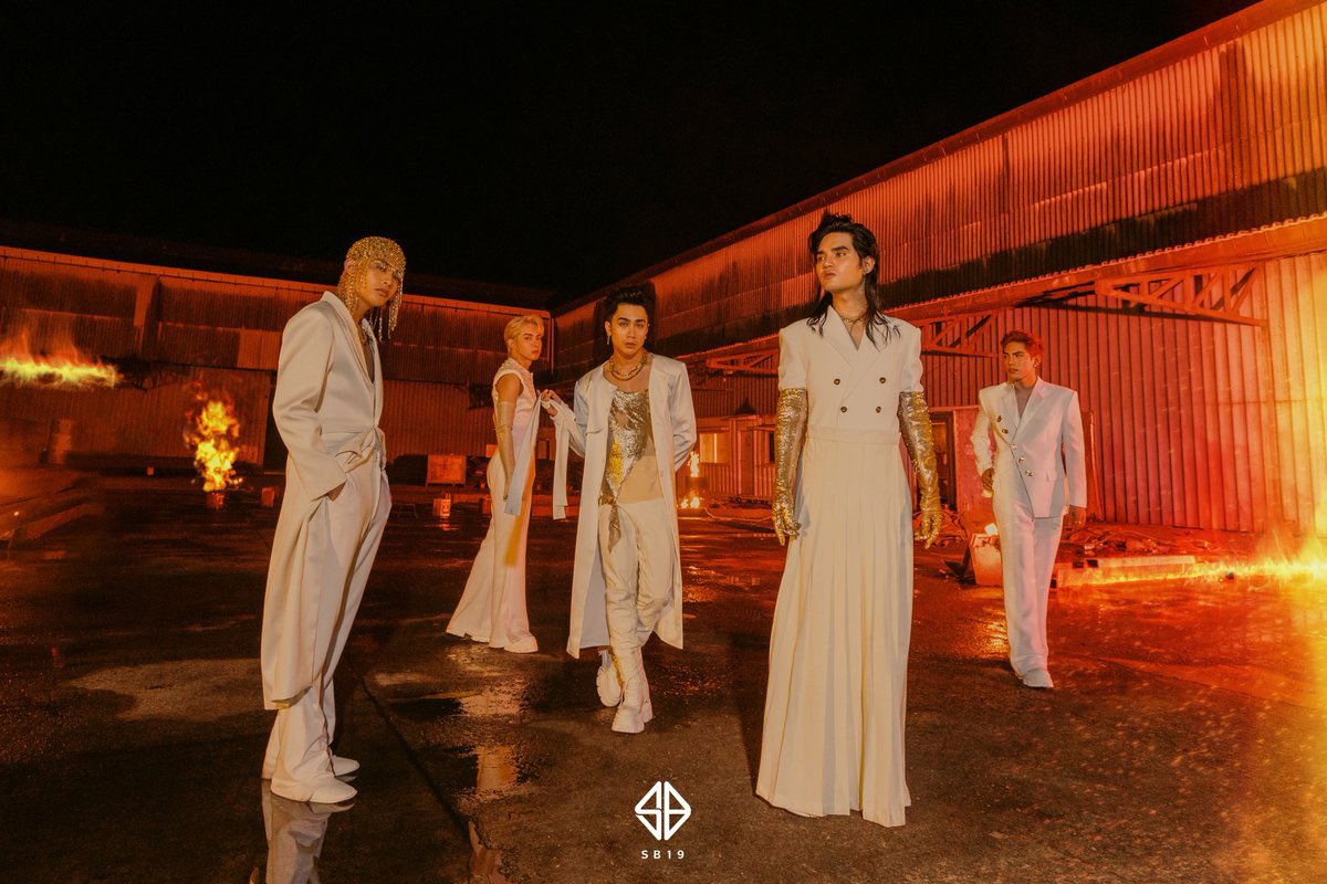 DroChavez's tweet photo. This is the best trait of SB19 ~ they only compete with themselves. They don’t overpromise. They don’t oversell their brand coz they don’t have to.

KINGS things ‘ya know. 👑 

MAYO PARA SA A'TIN
@SB19Official #SB19
#SB19PAGTATAG https://t.co/aOJihpMvGy