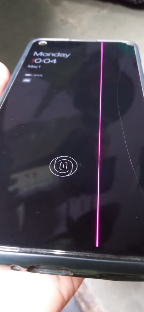 ANKIT927513641's tweet image. Hey @OnePlus_IN, just updated my OnePlus 9R to OXYGEN OS 13.0 and now there's a pink vertical line on my screen. Not cool! Please fix this issue ASAP, or I might have to rethink my loyalty to @OnePlus. #OnePlus9R #OxygenOS #DisplayIssue