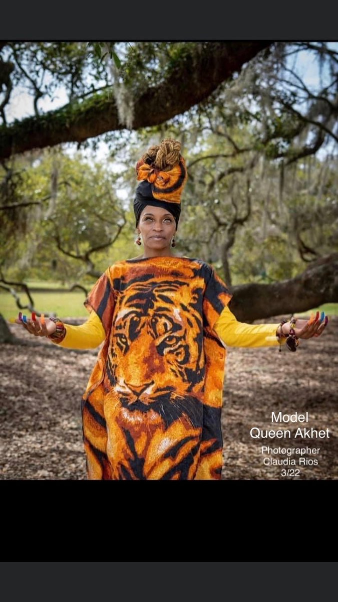 Queen Akhet #queenAkhet 
Location: Hampton park Charleston SC. Photographer: Claudia Rios. please FOLLOW ME on IG, Youtube, Fb, Snapchat #charlestonscmodel #scoutsformodels Floral Portfolio -  #bookme NAMASTE 🙏🏽