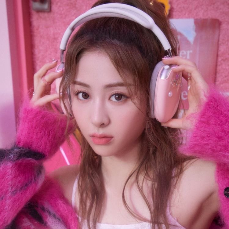 l0velyrh3a's tweet photo. DAY 3 looking for interactive moots!
  ⠀⠀ ⠀⠀ ⠀⠀⠀ ⋆ ˚｡⋆୨♡୧⋆ ˚｡⋆ ⠀⠀ ⠀⠀
⠀⠀ ⠀⠀ ⠀⠀ ⠀anyone is fine but i stan (g)i-dle,newjeans, and lesserafim
          Fairly new to #kpoptwt and #stantwt 💗

♥︎/↺ to be moots! https://t.co/4WTELSSGfj