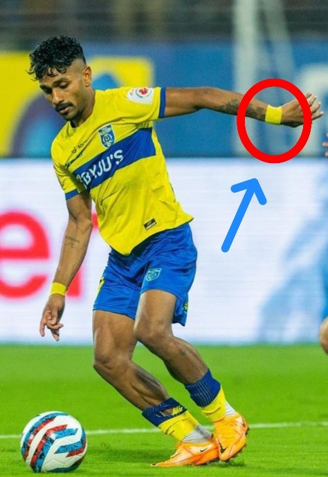 19Midfielder's tweet photo. Why do footballers tape their wrist ? 🩹

Sports tape, when used correctly, supports and protects wrists from bending too far and sustaining an injury by limiting movement. 

#kbfc #manjappada #IndianFootball https://t.co/wv4ruDt7sb