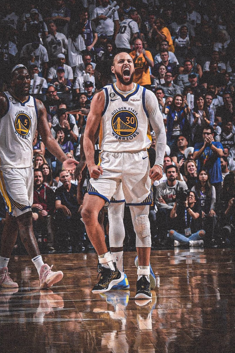 WarriorsLatam_'s tweet photo. Steph Curry juntó al equipo para hablar post juego 6:

"Si van a subirse a este micro, van a estar comprometidos con este equipo. No me importa si juegan 0 minutos o 40. Si no lo están, no se suban. Esta noche pasamos vergüenza, y esto no va a volver a pasar nunca más."

CAPITÁN. https://t.co/xaNr9XCi6w