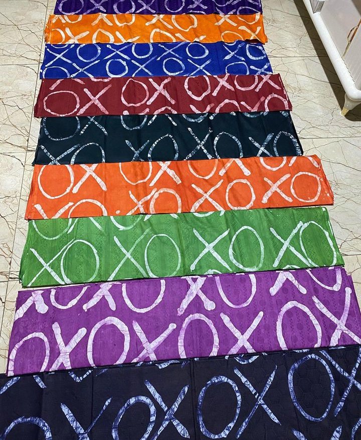 Adire fabrics at your fingertip, you can't go wrong with the trend!
Fabric: Adire brocade
Yard: 4 yard 20"
Price: 15000
Contact: 09079528840
Can be delivered anywhere