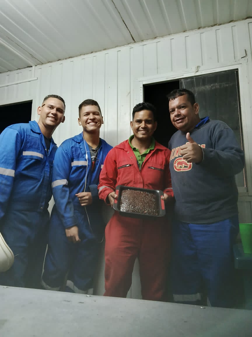 David22ve's tweet image. Activo equipo de trabajo pozo Orocual 115 , Área norte de Monagas #welltesting