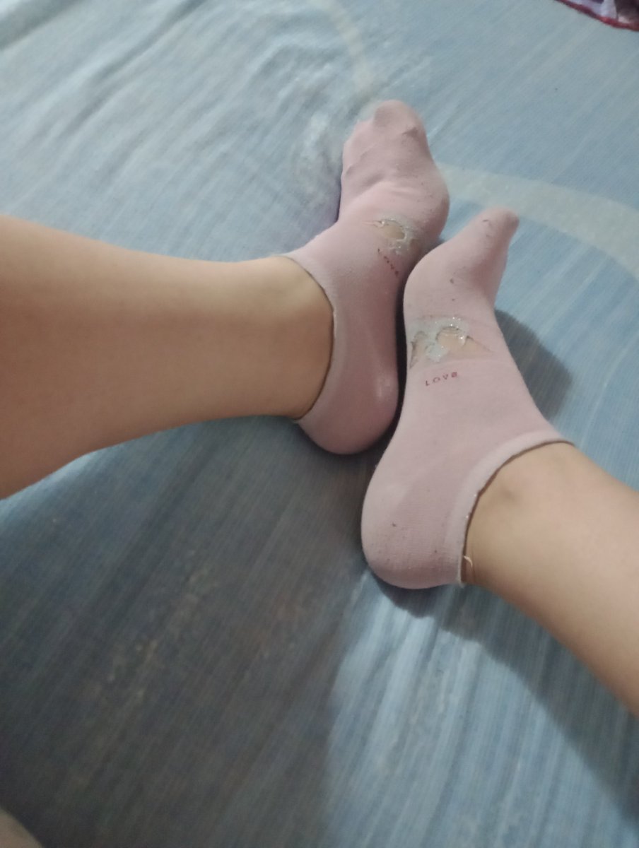 ❤️I'm ready for bed with my little cutie socks 🧦

#feet #feetfethish #feetpicsforsales #feetcontent  #FeetPictures #FeetPictures #feet_lover
