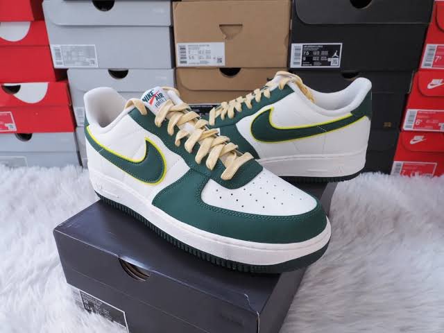 Nike Air Force 1 Low 07 LV8 Noble Green Sail