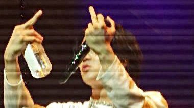 SUGAXC's tweet photo. 🖕🏻🖕🏻 https://t.co/9swYeEc3Mz
