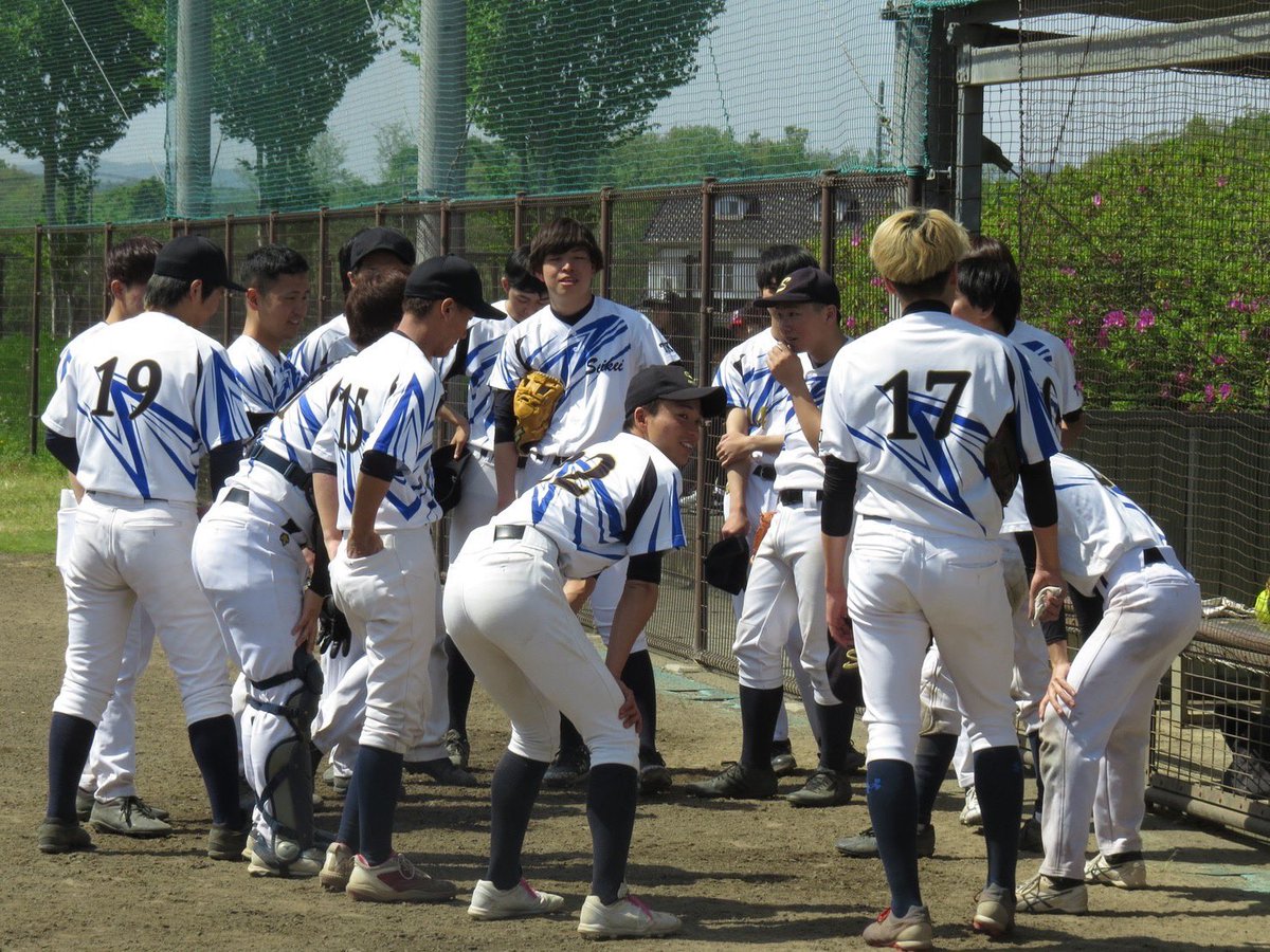 seikei_soft_11's tweet photo. 【春季リーグ戦】
3/22(日)@大類ソフトボールパーク
第2試合⚫️
学習院大 3 3 2 9 │ 17
成蹊大     8 0 2 1 │ 11
スタメン
1 6 久保田 #6
2 4 荒川 #4
3 1 前田 #17
4 7 菅原 #65
5 2 廣瀬 #10
6 3 平野 #60
7DP田中 #9
8 8 石川 #3
9 5 岩沢 #2
FP 9 大島 #5 https://t.co/GeEUydjBqC