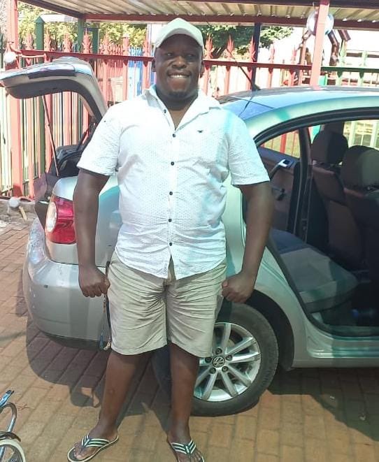 Twitter family. I desperately need your help. This man scammed my aunt!!! I need to find him 💔 yeah we are also at fault for being too trusting! Please help me find him or at least stop him from scamming more people. So this is what happened…