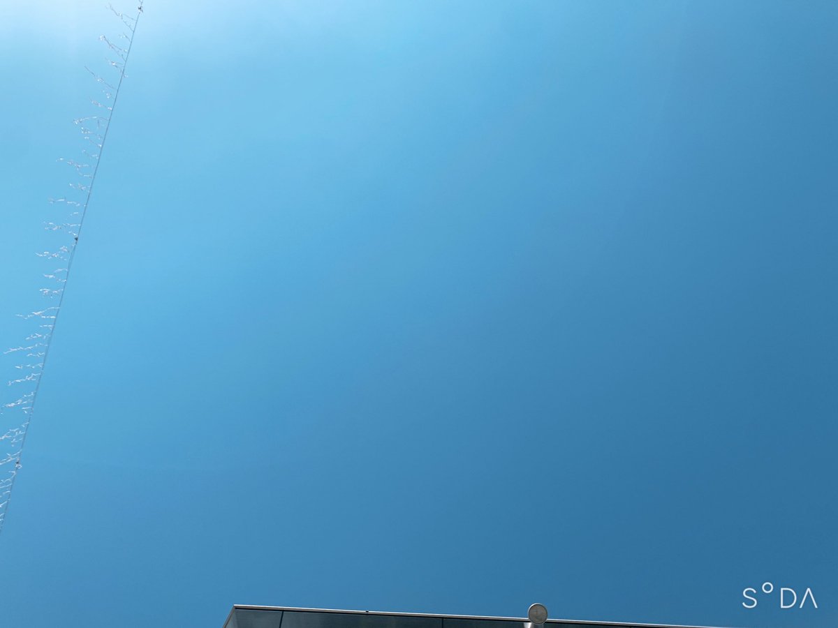 雲ひとつないところが多くてすごい良い天気☀️
そしてすごく暑いw

水分摂取量少ないタイプだから脱水気をつけながらすごします…っ！ https://t.co/yiJZmokPiD