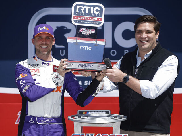 RaceTrophyGuy's tweet photo. We supplied the trophy for the @NASCAR Cup Series @RTICCoolers Qualifying Day @TALLADEGA.  @dennyhamlin won the pole in his @FedEx @ToyotaRacing for @JoeGibbsRacing #RaceTrophy https://t.co/VnxDaoQHYW