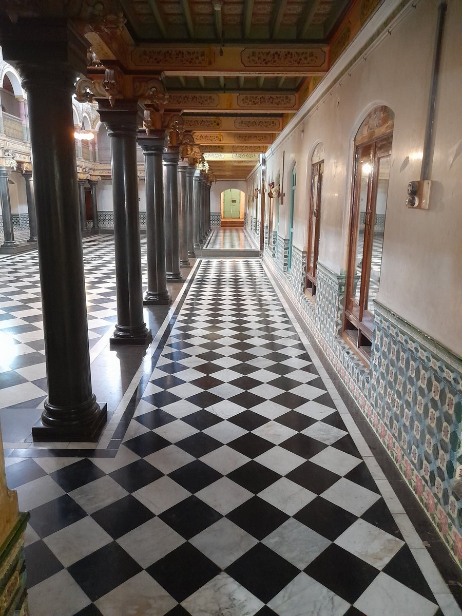jambunatan's tweet photo. Visited the Athangudi house yesterday. Spent couple of hours. Best pit stop during temple trip near karaikudi https://t.co/EvB0G74R77