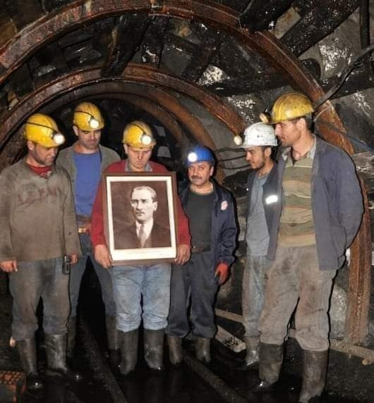 Emeğiyle, mücadelesiyle, alın teriyle hayata değer katan herkesin #1Mayıs Emek ve Dayanışma Gününü kutlarım.