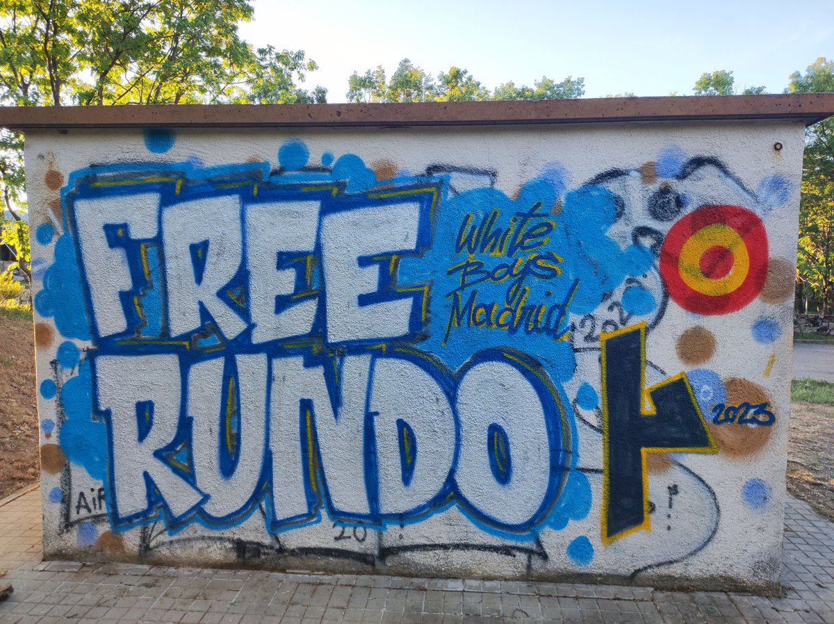 Dirdam2's tweet photo. Visto en las calles
#FreeRundo #Madrid https://t.co/N2mIaYXt7N
