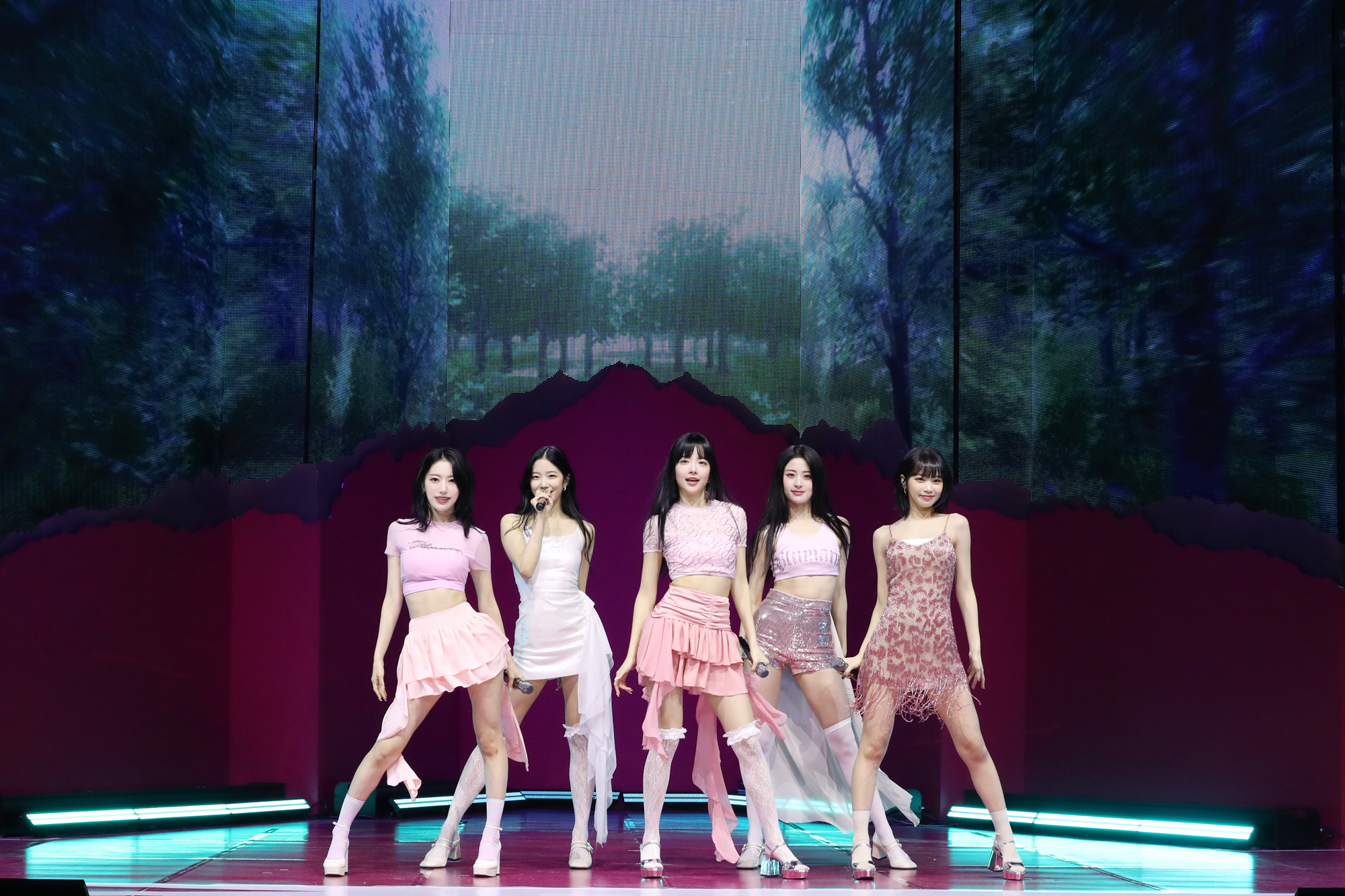 FvBX2c3agAIcs20?format=jpg&name=large