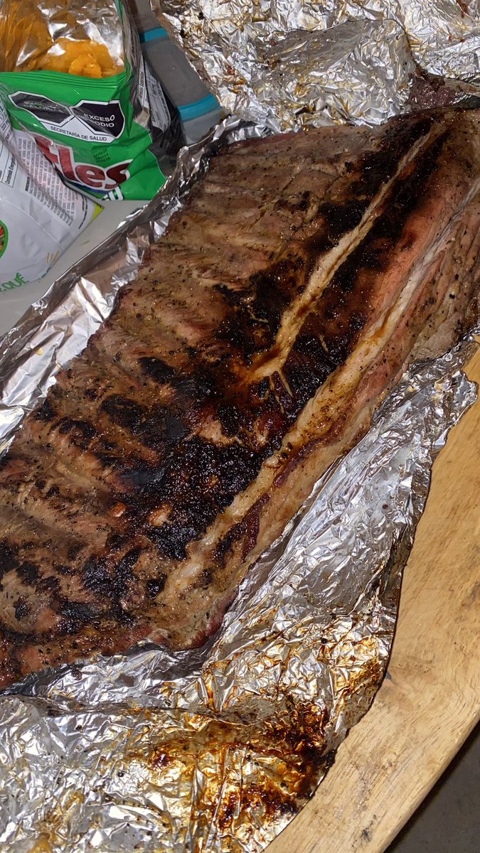 MuchachoTacos1's tweet photo. Hay parrillero, carne, papada, costillar, música, Cheve y motivo pa celebrar muchas felicidades carnal @alexfuentees 🌮 🥩 https://t.co/9DyGRVQvbl