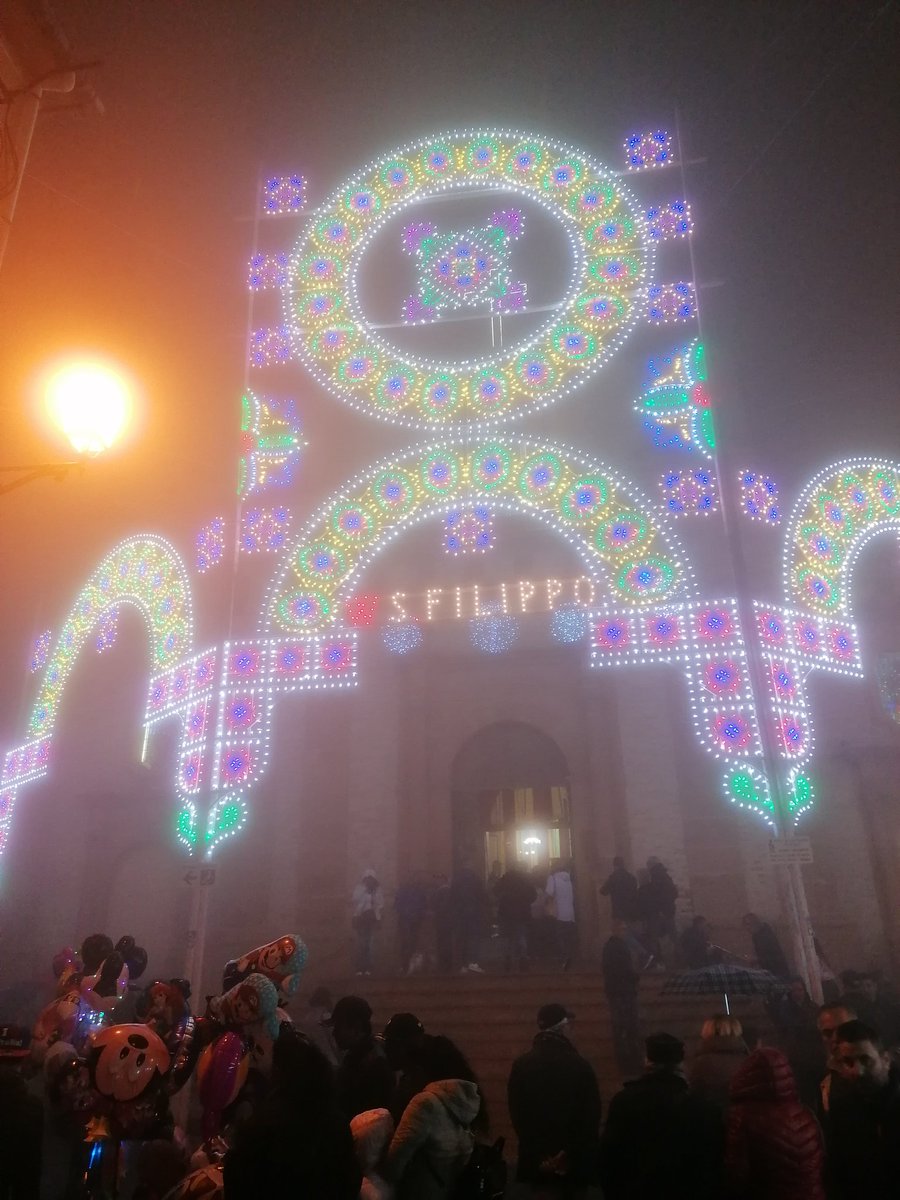 Sicilianodoc7's tweet photo. Buongiorno e buon  #1maggio piovoso 
 #SanFilippoApostolo #Aidone #Sicilia https://t.co/aAqJXfolqk