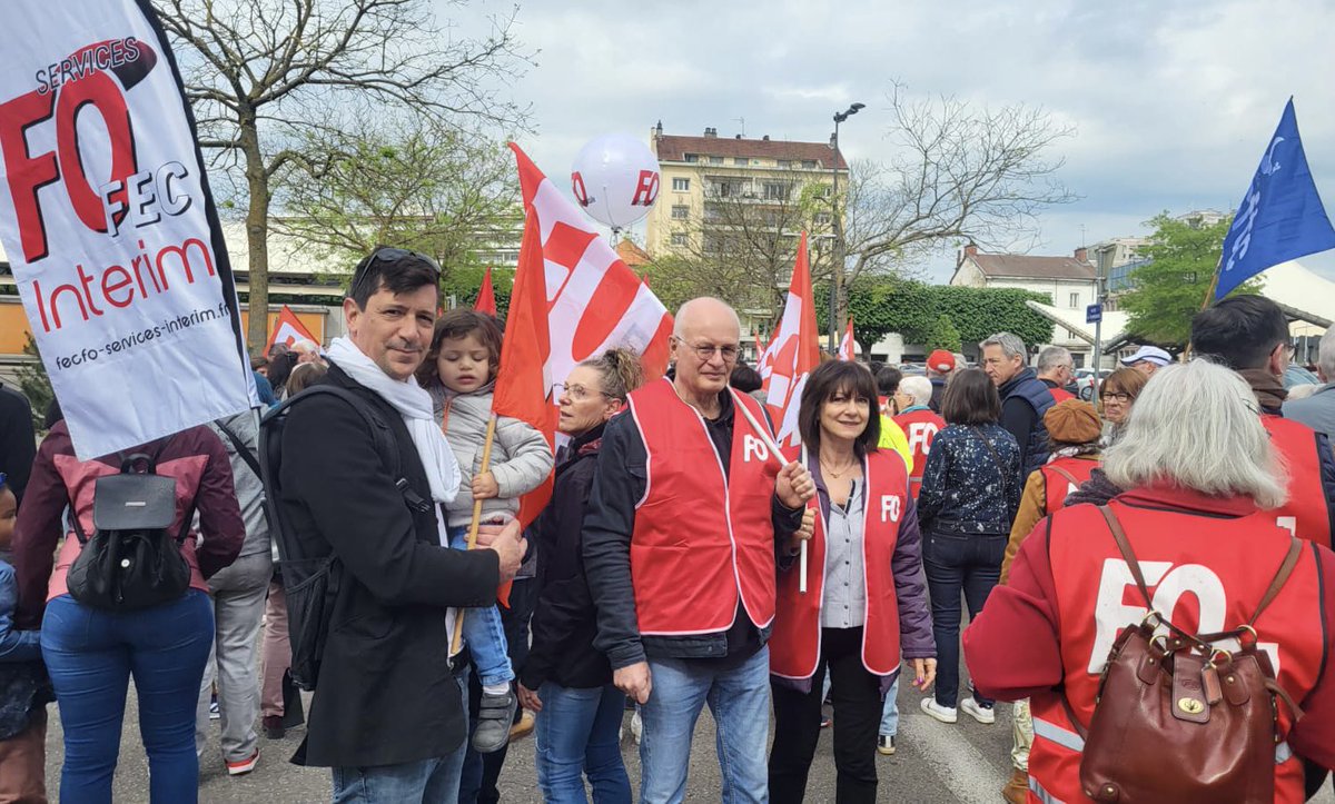 À Bourg en Bresse les militants de la #FECFO dans la manifestation !
On lâche rien !
Jusqu’au retrait de cette injuste et inutile réforme !
Les français n’en veulent pas !
Comme pour le CPE nous pouvons gagner et faire reculer ce gouvernement !
Rejoignez nous !
Adhérez à FO !