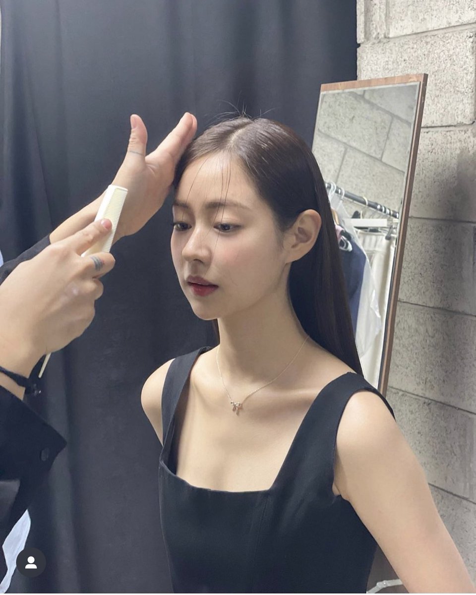 Blue18Mystic's tweet photo. Finally! Seulki ig update. Pretty and fresh as always 😍
#SingleInferno2 #ShinSeulki https://t.co/QcTxQLt3JV