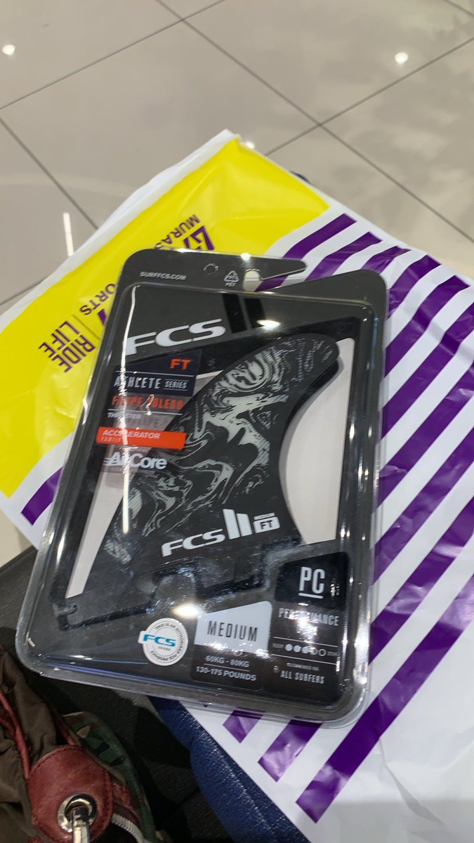 mOW84dYIHucMw78's tweet photo. 昨日の波はありません！が
干潮に向けて割れ出したので
🆕ボード試しました。
良く動くねぇ〜
前足で押さえるのが大変だわ！
#channelislandssurfboards
#neckbeard2
#FCS2
#FILIPETOLEDOTRIfin https://t.co/C5v00ieoj0
