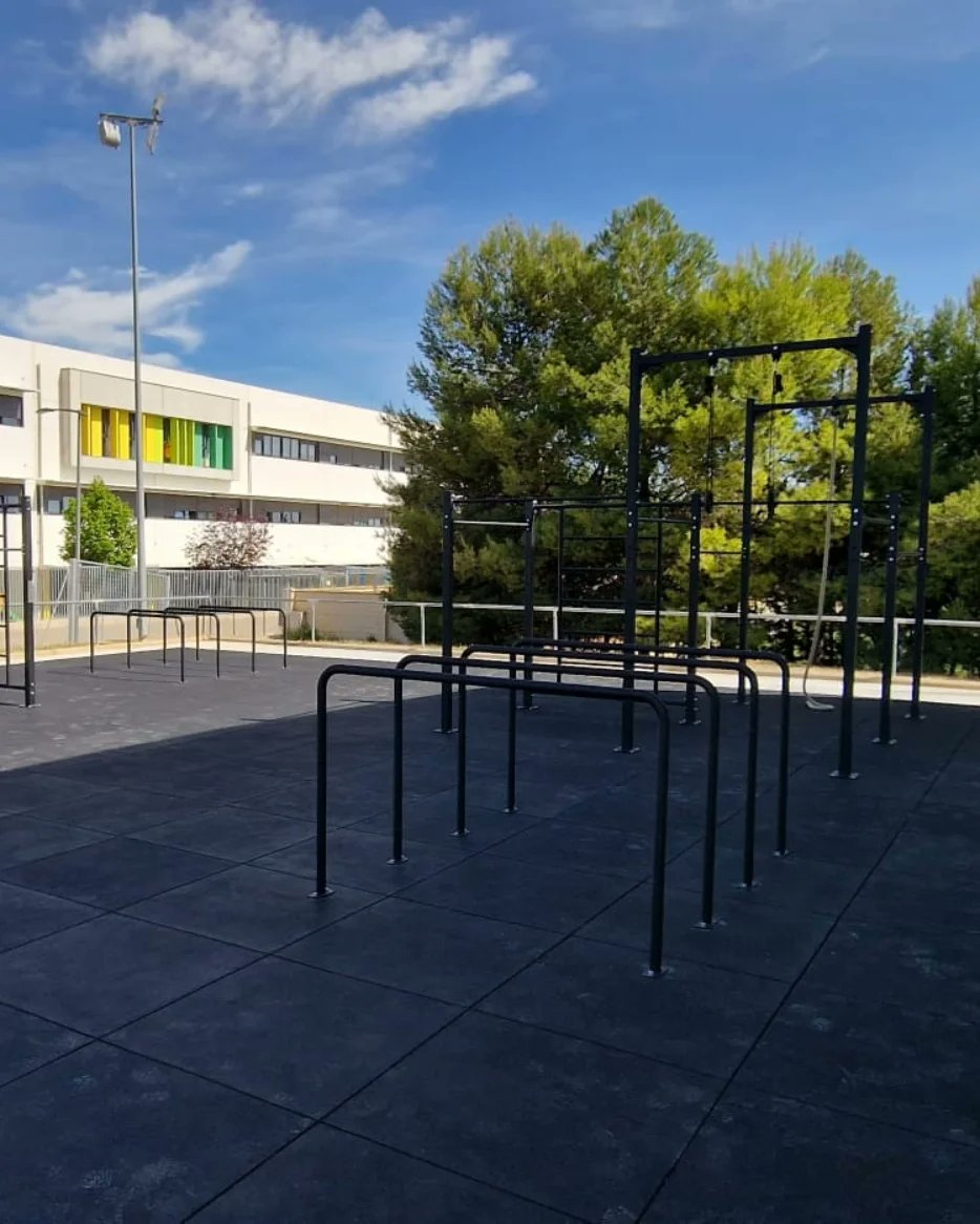 ¡Nuevo Parque de Calistenia en Cascante!
Hemos colaborado, junto con <a href="/rusterfitness/">Ruster</a> en el diseño del nuevo parque de calistenia de Cascante. Un espacio muy completo y al aire libre donde entrenar y cuidar tu salud utilizando el propio peso del cuerpo.
