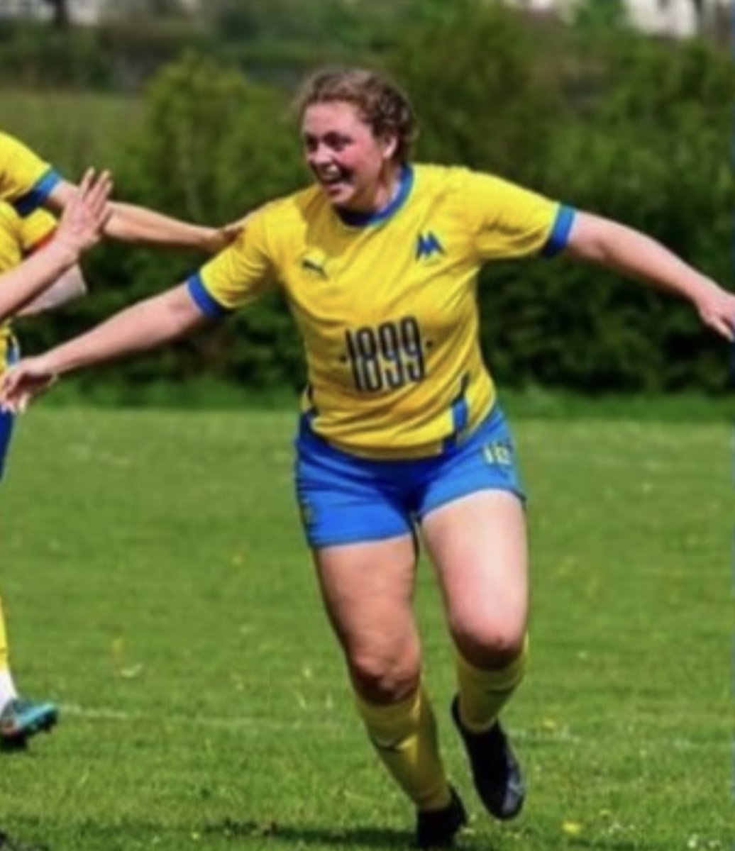 MountKellyFooty's tweet photo. Good Day Yesterday ….. ⚽️⚽️⚽️
#OurGeorgia scored for @ArgyleWFC 💚🖤💥
#EmmaH scored for @TorquayWomenFC 💛💙💥
AND
#ScarlyMac scored for @ArgyleWFC U23’s 💚🖤💥 https://t.co/A1ptx7Pn6n