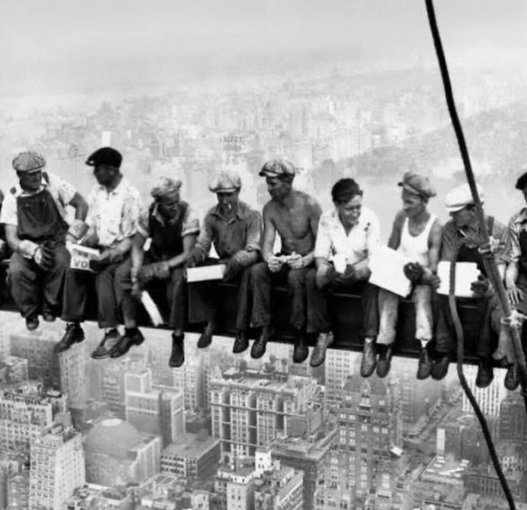 1 Mayıs, Emek ve Dayanışma Günü Kutlu Olsun ! 🧑‍🎨👨🏻‍✈️👨🏾‍⚕️👷‍♂️👩🏻‍🍳👩🏼‍🏫👨🏻‍💻👩🏻‍⚖️👨🏼‍🔬