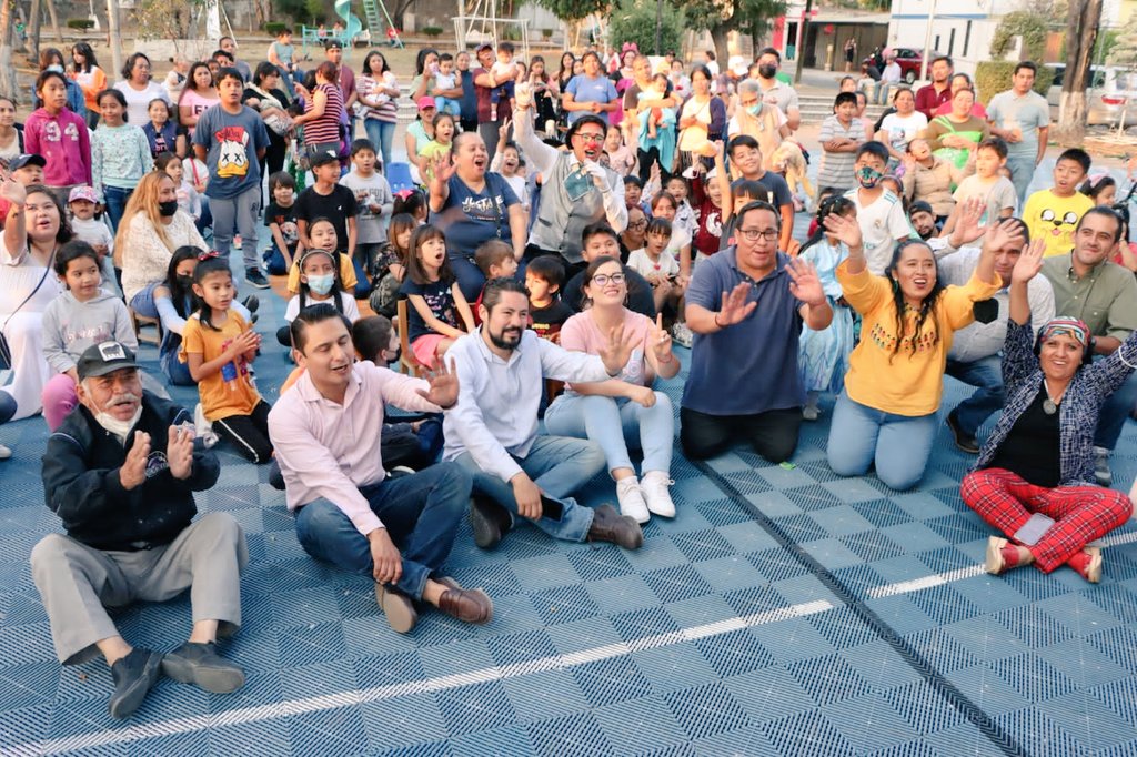 Hoy en el día #Delniñoydelaniña pudimos compartir sonrisas,  diversión y momentos increíbles con nuestros peques de Puebla, ¡Muchas gracias a todos! por participar, agradezco también a mi amigo <a href="/IvanCamachoM_/">Iván Camacho</a> por ayudarnos a la organización de los encuentros, así como  (1/2)