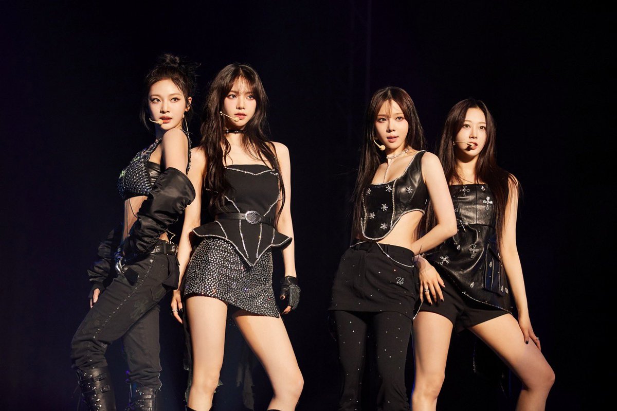 aespa_official's tweet photo. 에스파, 日 투어 성황 마무리→8월 도쿄돔 기대 UP!
신곡 ‘Welcome To MY World’ 공개 D-1! 신드롬 예고!

aespa successfully wrap up Japan tour → hyping up for Tokyo Dome in August!
New song ‘Welcome To MY World’ D-1 from release!

https://t.co/Fmiu9WNquM

#aespa #æspa #에스파
#MYWORLD #aespa_MYWORLD
#WelcomeToMYWorld #aespa_WelcomeToMYWorld
#Spicy #aespa_Spicy