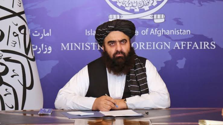 misbahashna's tweet photo. نا تایید شوي خبرونه وایي چې د ا.ا د بهرنیو چارو وزارت سرپرست امیر خان متقي به دوحې ته سفر وکړي. 
د نوموړي سفر به د ملگرو ملتونو لخوا جوړ شوي کنفرانس کې د گډون لپار�� نه بلکې د دوه اړخیزو ملاقاتونو لپاره وي. د بهرنیو چارو وزارت تراوسه پدې هکله څه ندي ویلي. https://t.co/lF6HZiTfi7