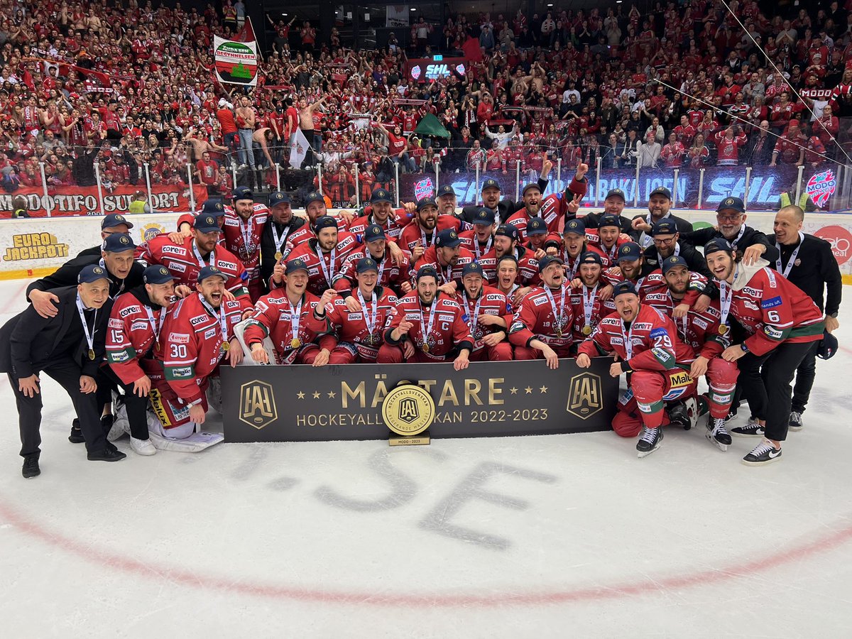 Stort tack till <a href="/SwedishPM/">Ulf Kristersson</a> som utlyst en röd dag idag för att fira <a href="/MoDo_Hockey/">MoDo Hockey</a>:s avancemang igår. Det är Örnsköldsvik, Ångermanland och hela landet värda så att vi kan få fortsätta fira dagen lång! Vi ses ikväll på torget! #modose