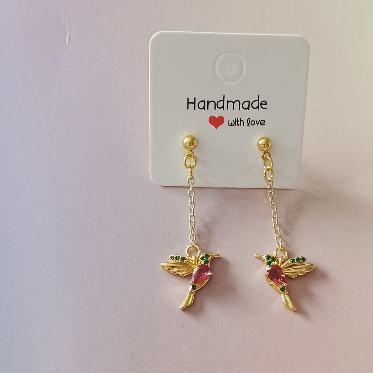 Good morning 😊
Lets start the new month off with a gorgeous and delicate pair of Hummingbirds earrings 😍

#earlybiz #MHHSBD #earrings #jewellery #handmade #hummingbirds #shopindie