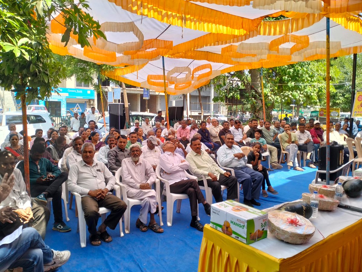 DDO Sabarkantha (@sabarkanthadp) on Twitter photo ગુજરાત રાજ્યના સ્થાપના દિન નિમિત્તે કલેકટરશ્રી સાથે પ્રાંતિજ ખાતે ખેડૂત શિબિરનું આયોજન કરવામાં આવેલ જેમાં તલોદ, પ્રાંતિજ અને હિંમતનગરના નવરચિત પ્રાકૃતિક ફાર્મર પ્રોડ્યુસર ઓર્ગેનાઈજેસનના વેચાણ કેન્દ્રને ખુલ્લું મૂકવામાં આવ્યું.
<a href="/CMOGuj/">CMO Gujarat</a> <a href="/GujAgriDept/">Gujarat Agriculture, Farmer Welfare & Co-op. Dept.</a> <a href="/GujPRHDept/">Panchayat, Rural Housing & Rural Dev. Department</a> <a href="/InfoSabarGog/">Info Sabarkantha GoG</a> ગુજરાત રાજ્યના સ્થાપના દિન નિમિત્તે કલેકટરશ્રી સાથે પ્રાંતિજ ખાતે ખેડૂત શિબિરનું આયોજન કરવામાં આવેલ જેમાં તલોદ, પ્રાંતિજ અને હિંમતનગરના નવરચિત પ્રાકૃતિક ફાર્મર પ્રોડ્યુસર ઓર્ગેનાઈજેસનના વેચાણ કેન્દ્રને ખુલ્લું મૂકવામાં આવ્યું.
<a href="/CMOGuj/">CMO Gujarat</a> <a href="/GujAgriDept/">Gujarat Agriculture, Farmer Welfare & Co-op. Dept.</a> <a href="/GujPRHDept/">Panchayat, Rural Housing & Rural Dev. Department</a> <a href="/InfoSabarGog/">Info Sabarkantha GoG</a>