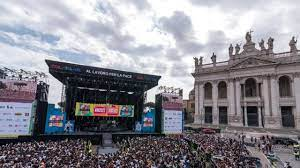 Leonardobecchet's tweet photo. Facciamo manifestazioni x dignità del lavoro
Non abbiamo ancora capito che la soluzione è nelle nostre mani
Il mercato è pieno di prodotti ad alta dignità del lavoro, caporalato free
Se tutti li compriamo (molti li comprano) il sistema cambia
#ConcertonePrimoMaggio #1maggio https://t.co/gIVtaPAQow