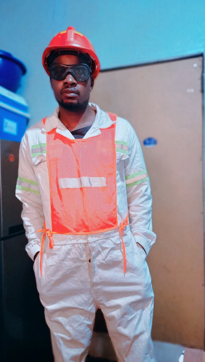 AmuBly's tweet image. #HAPPYWORKERSDAY #SafetyFirst
If You know You Know Jopisa Loma Sections 22, 23, etc Everyday' Mina Bonga Sterek Basebenzi
MineWorker..