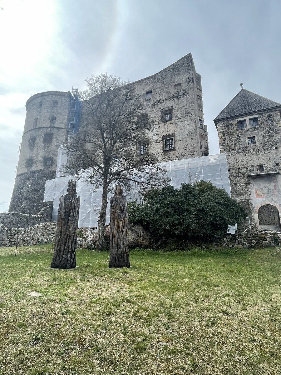 FondCastelPerg's tweet photo. Festa del lavoro: in un bene storico vivo come il Castello di Pergine lavoro è restauro, arte, ospitalità, cucina,…
#1maggio #lavoro
#architecture #castello #ilduca sarà da noi h18 #5maggio #ancienthistory #artecontemporanea #biodiversity #landscapelovers #cura #storia https://t.co/hMW4c0Tg7Q
