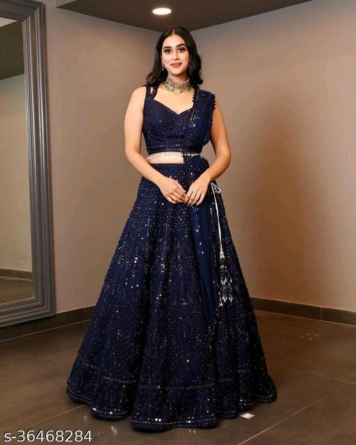 Shoppe4121's tweet photo. Fanct New Stylish Lehengha
Topwear Fabric: Georgette
Bottomwear Fabric: Georgette
Dupatta Fabric: Net
Sizes: 
Semi Stitched 
Price:- ₹2200
@shoppe_lehenga_sari @shoppe.4121 #lehengainspiration #lehengadesigns #lehengaindia #lehengabazzar #lehengasarees #lehangas #lehngaswag https://t.co/XApQWoQ1Xh