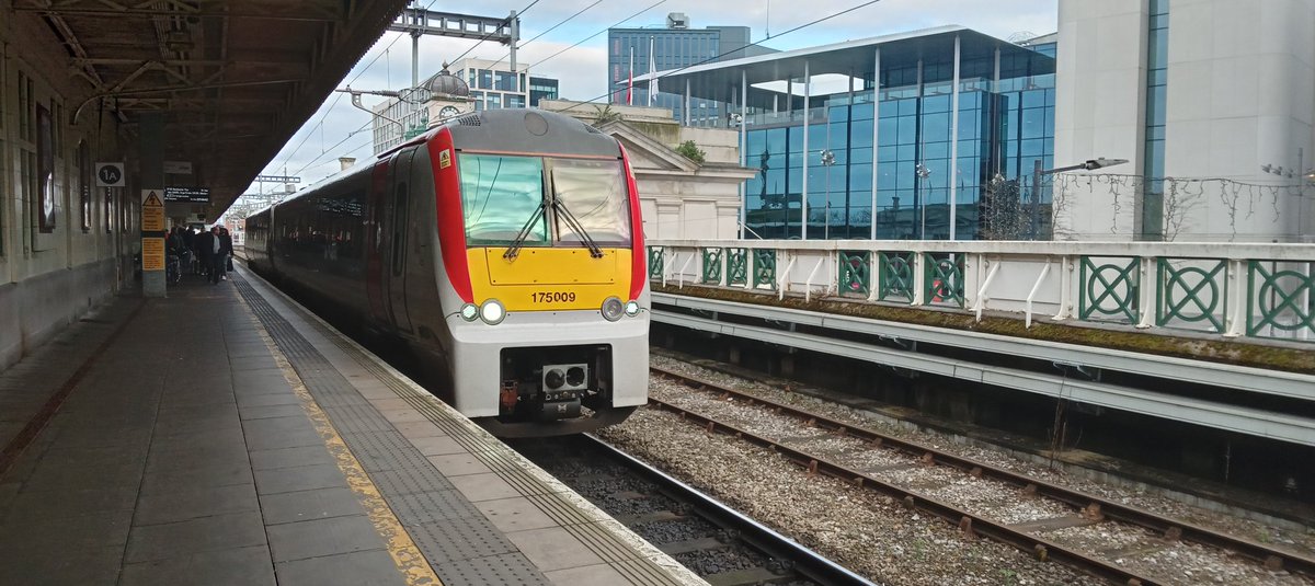 NotYOLOSmh's tweet image. My train to Craven Arms, 175009

#Class175