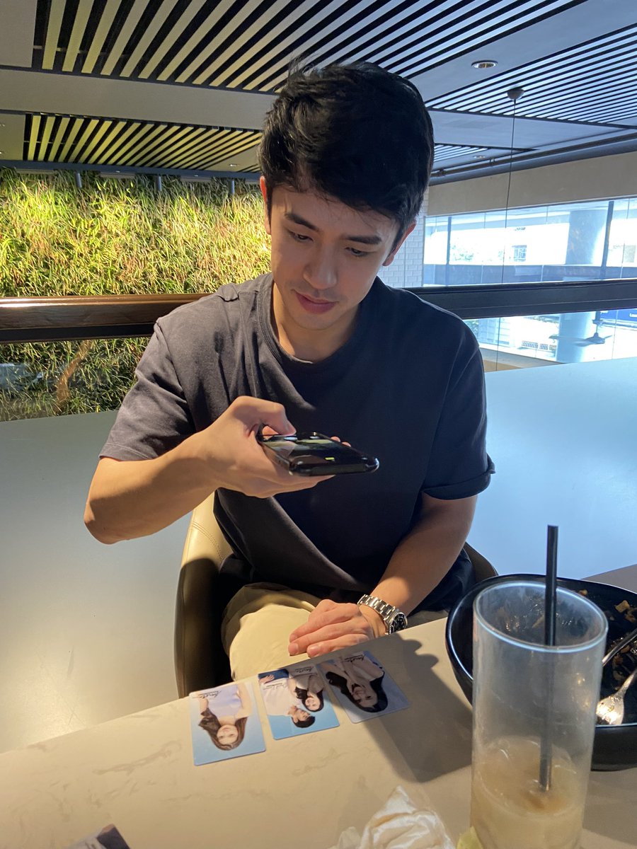 Busy si Ginoo sa Photo Cards ni <a href="/dealwithBARBIE/">Barbie Forteza</a> 🥰

#ishin #ishinskin #BarDaInvestorsLoveISHIN 

Get your free photo cards here:
vt.tiktok.com/ZS8TExXht/