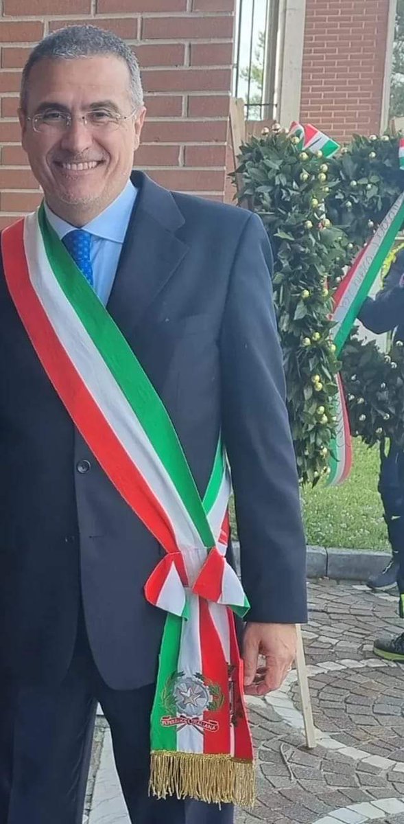 AugustoMoretti6's tweet photo. In questa giornata così importante quindi voglio augurare a tutti voi di lavorare sempre con passione, dignità e meritocrazia, perché questo è il giusto modo per far crescere la nostra società, le nostre famiglie, i nostri figli 

Buon Primo Maggio a tutti ❤️

Augusto Moretti https://t.co/NrXBGKQ0v0