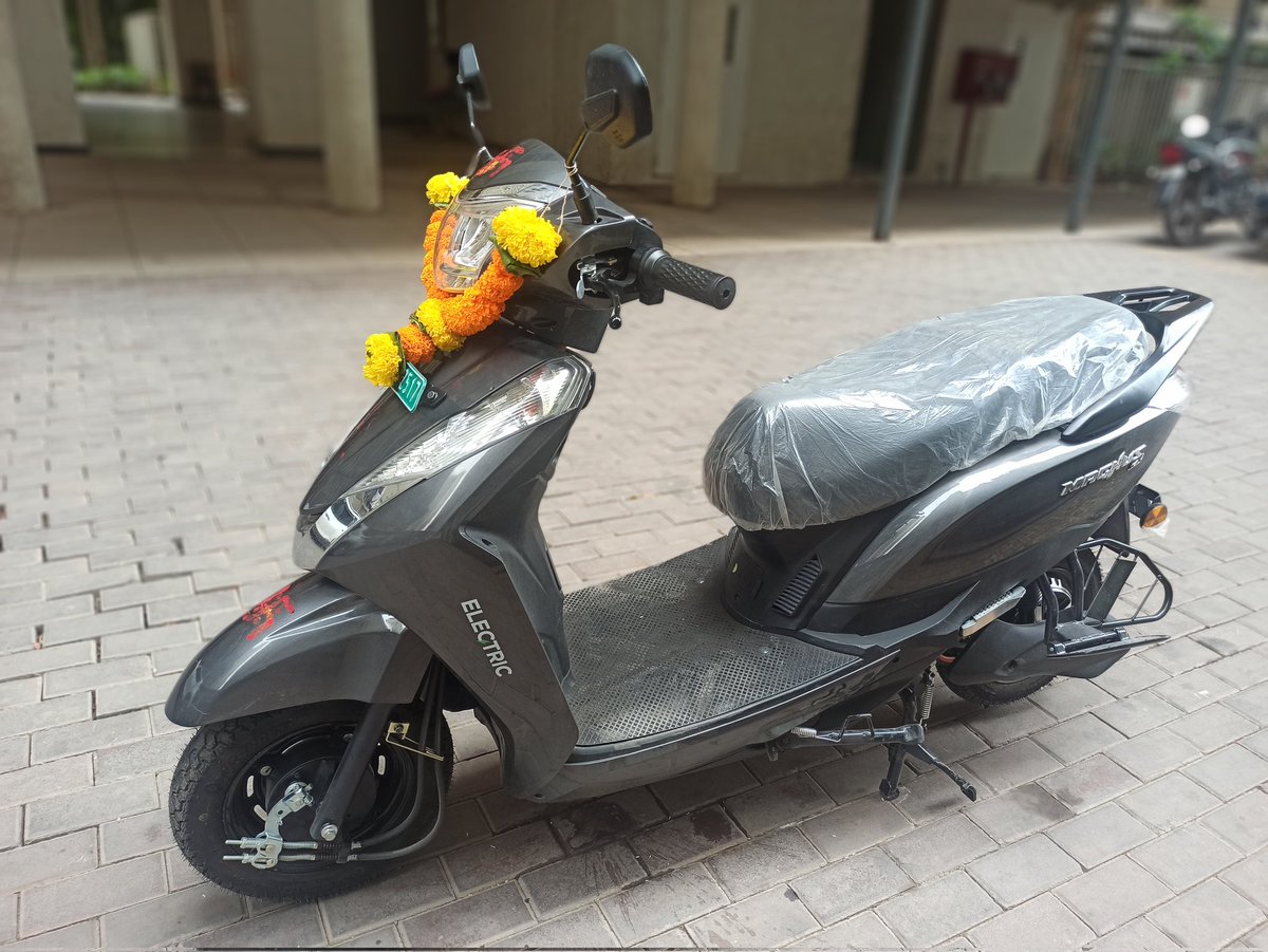 tweeple_rakesh's tweet photo. #GoGreen
New EV 2 Wheeler 🛵... Booked on Daughters B'day delivered on marriage anniversary...
It's @ampere_ev #MagnusEX
Thanks to @hypernationalst for recommendation and review...
#ElectricVehicles https://t.co/8AmSO2xHCB