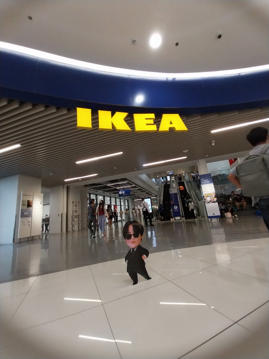 BOSS BABY CHENLE IKEA TOUR DAY1

Ps. Hindi ko kinidnap si chenle ah kusang loob siyang sumama sakin char
