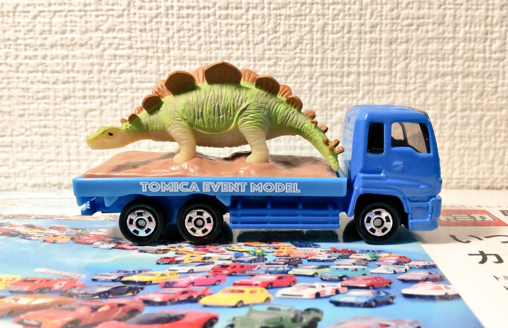 zamuseum's tweet photo. トミカ　イベントモデル
No.26　恐竜運搬トラック

#トミカ 
#今日のトミカ 
#tomica
#Isuzu
#minicar https://t.co/F432ecysHw