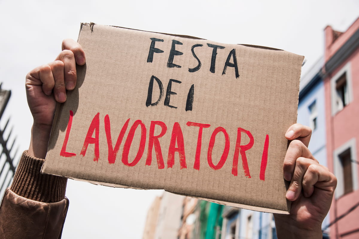 pierofassino's tweet photo. Nel #lavoro si esprime la creatività, il saper fare, l'intelligenza, l'identità di ognuno di noi. Il lavoro ha dignità quando ha un giusto salario, è riconosciuto nella professionalità, è tutelato nei diritti. Lottiamo uniti ogni giorno perchè sia così.
Buon #1Maggio https://t.co/WoCtq5Vy4E