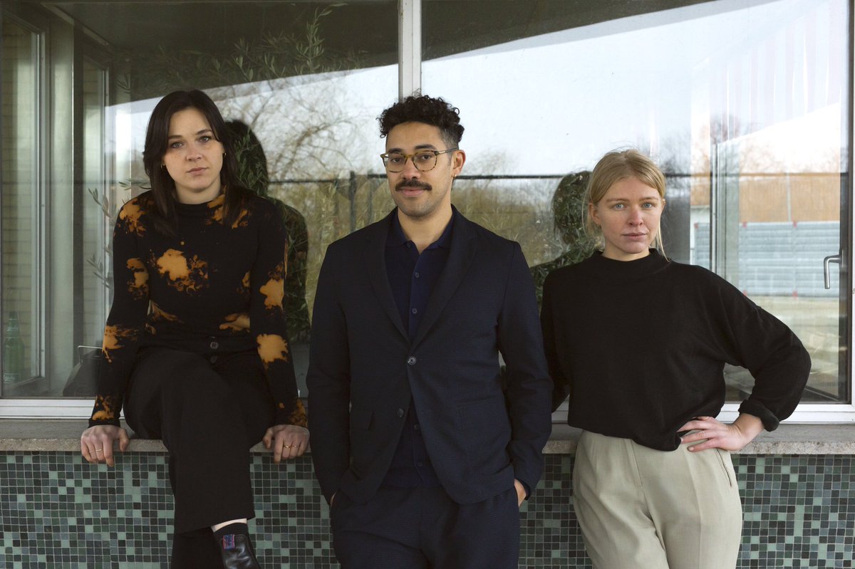 Ich freu mich über alle neuen Follower hier. Hier nochmal der Hinweis: Boys Club ist Team work: v.a. mit <a href="/lenavonholt/">Lena von Holt</a> , <a href="/dr_oemer/">Robin Droemer</a> und <a href="/pennymaybe/">Emily Ulbricht</a> (Emily Ulbricht, nicht im Bild und trotzdem immer dabei)

Foto: Livia Kappler