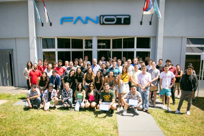 Feliz día a los Grandes Protagonistas  🇦🇷👏👏 #Misiones <a href="/faniotargentina/">FanIOT Argentina</a> <a href="/Hamelbotlabs/">Hamelbot Group</a> <a href="/fanlabargentina/">fanlabargentina</a> <a href="/fansatargentina/">Fabrica Argentina de NanoSatelites IOT</a>