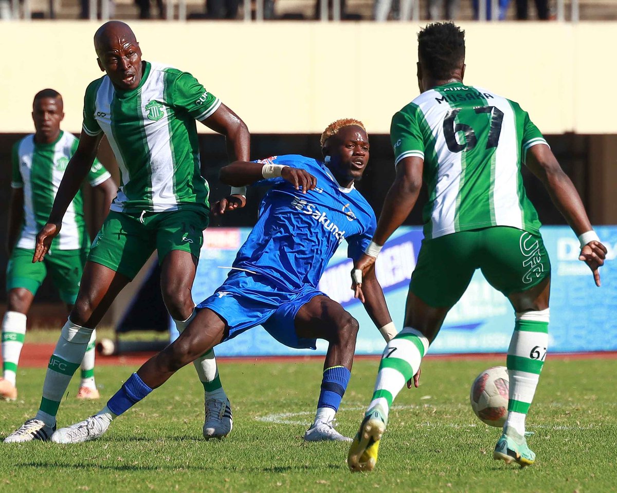 CastleLagerPSL's tweet image. #HarareDerby in pictures

#CapsUnited
#Dynamos