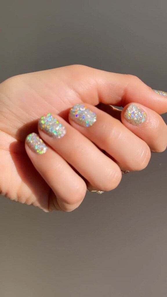 bellaMUMMA's tweet image. monday mani inspo 💅🏻 via @betina_goldstein ☆⁣⁣ using @cndworld shellac + @cndworld Over The Top Effects - Gold Party ☆⁣⁣
⁣⁣
Rings @doublemossjewelry 

#bellamummabeauty #manicure #manicuremonday #manimonday #beautytips #sparkle # #love ⁣⁣
#… instagr.am/reel/CrsMLEGq8…