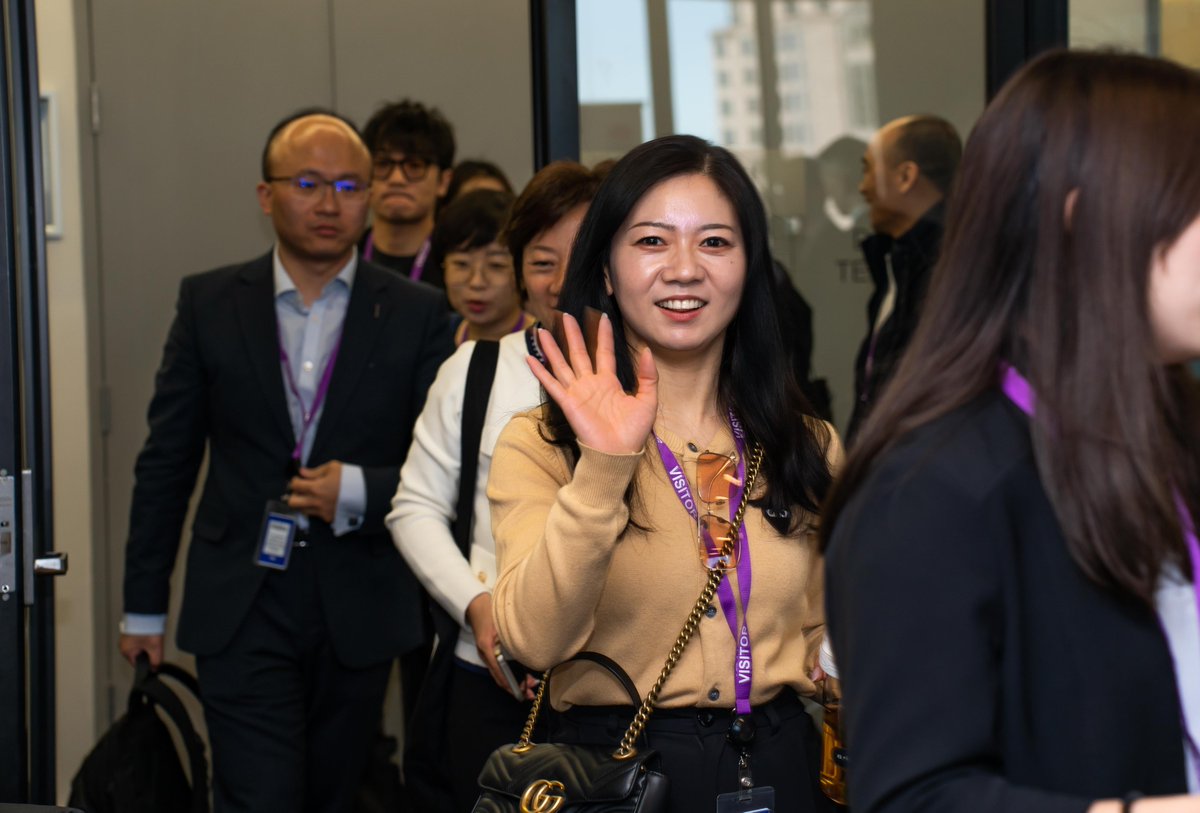 DCITHSNSW's tweet photo. Today the Department welcomed 19 education agents from China, Hong Kong and Taiwan hosted by @NSWEducation and our own @StudyNSW.

Agents are critical to attracting international students to NSW, with 90% consulting an agent before choosing a destination. #DEITNSW #StudyNSW https://t.co/ElF2aITgTW